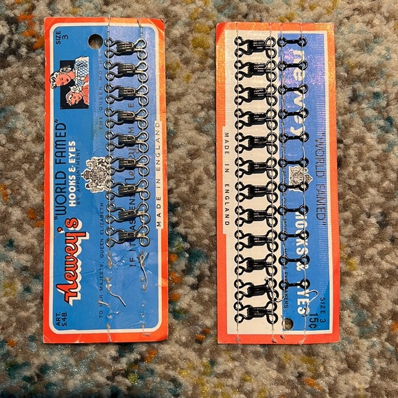 Sewing accessories 🧵 🪡 thread, trim, hooks - Picture 8 of 9